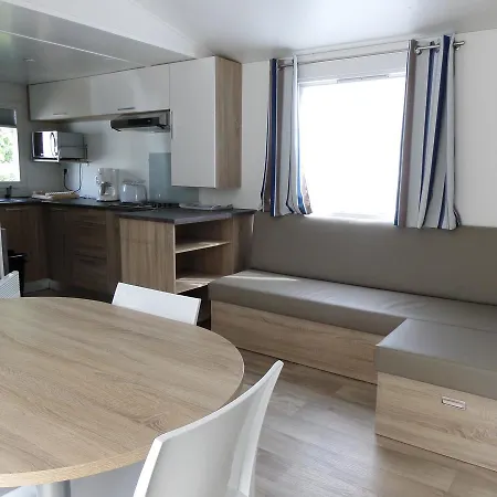 Camping Domaine Sainte Veziane 4*
